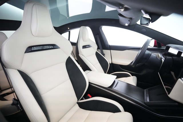 2025 Tesla Model S — photo 18 of 22
