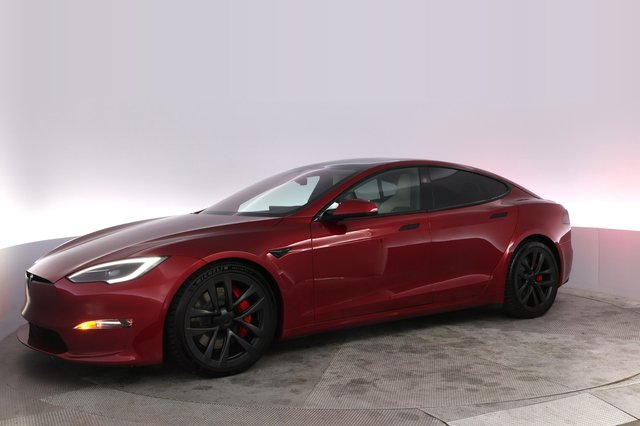 2025 Tesla Model S — photo 14 of 22