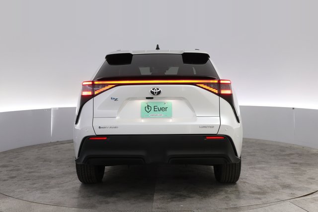 2026 Toyota bZ — photo 12 of 20