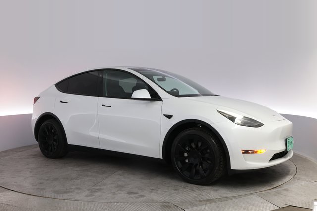 2023 Tesla Model Y — photo 11 of 26
