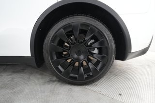 2023 Tesla Model Y — photo 7 of 26