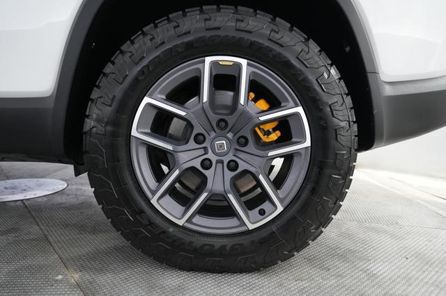 2024 Rivian R1S