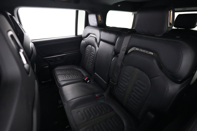 2024 Rivian R1S — photo 19 of 23