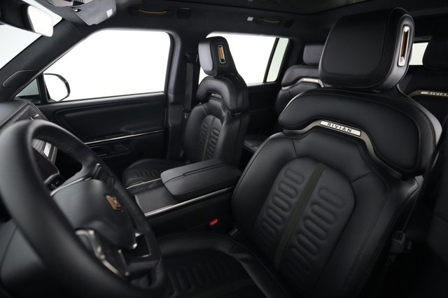 2024 Rivian R1S — photo 3 of 23