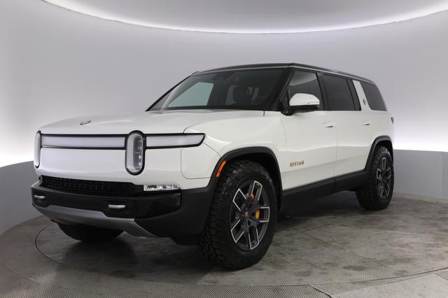 2024 Rivian R1S