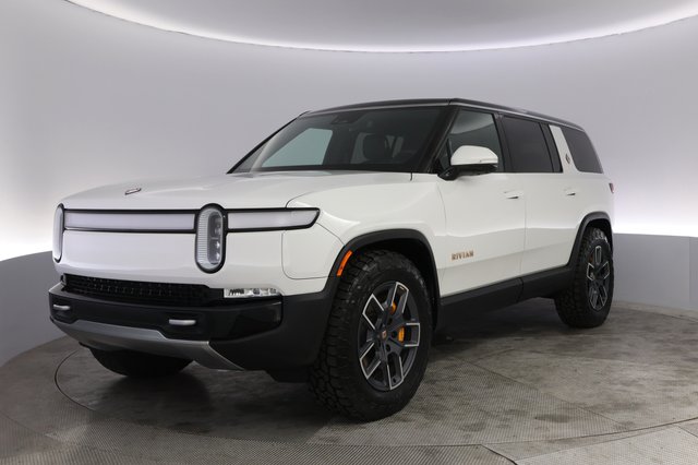 2024 Rivian R1S — VIN 7PDSGABA4RN034600