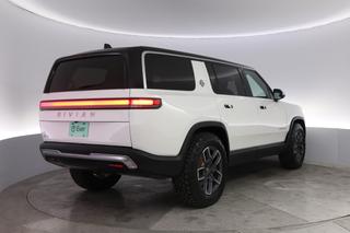 2024 Rivian R1S — photo 2 of 23