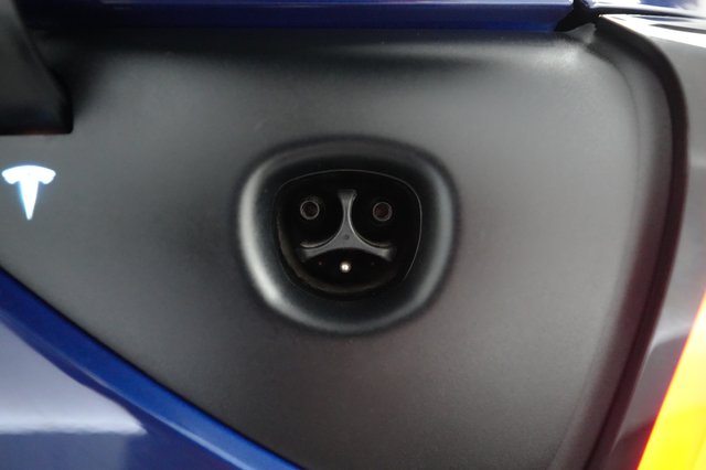 2024 Tesla Model Y — photo 8 of 21