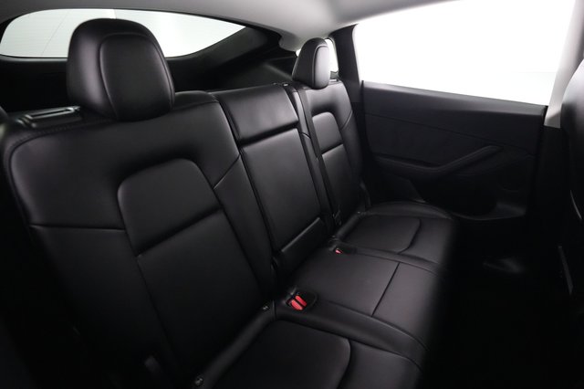 2024 Tesla Model Y — photo 4 of 21