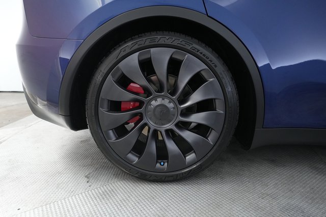 2024 Tesla Model Y — photo 17 of 21