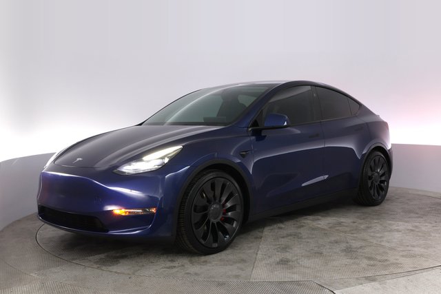 2024 Tesla Model Y — VIN 7SAYGDEF2RF149305