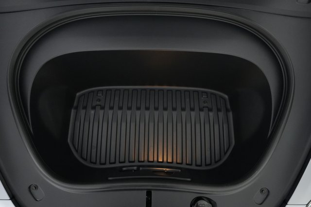 2025 Tesla Model 3 — photo 23 of 28