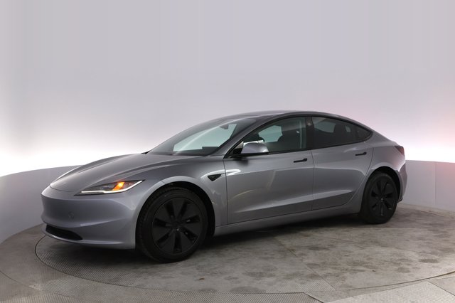 2025 Tesla Model 3 — photo 14 of 28