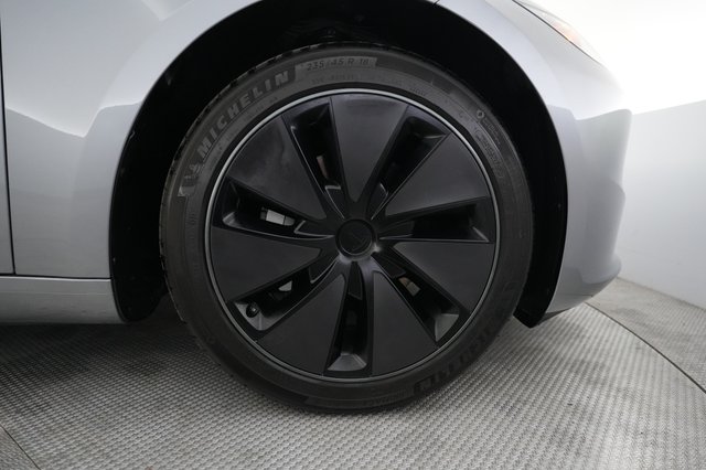 2025 Tesla Model 3 — photo 16 of 28