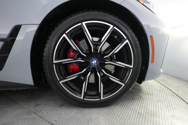 2023 BMW i4 — photo 16 of 22
