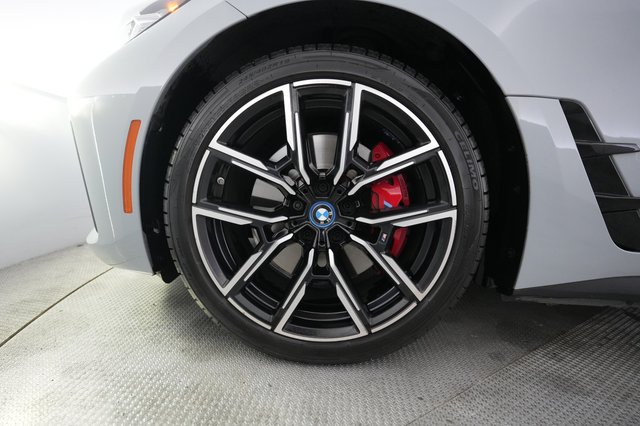 2023 BMW i4 — photo 15 of 22