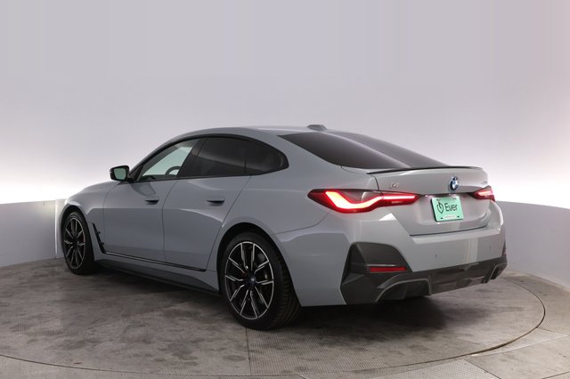2023 BMW i4 — photo 13 of 22
