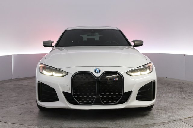 2024 BMW i4 — photo 9 of 20