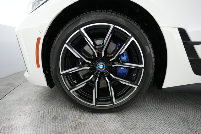 2024 BMW i4 — photo 15 of 20