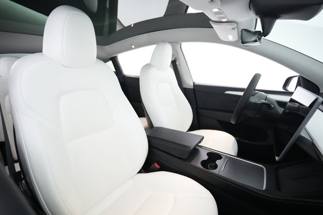 2023 Tesla Model Y — photo 18 of 23