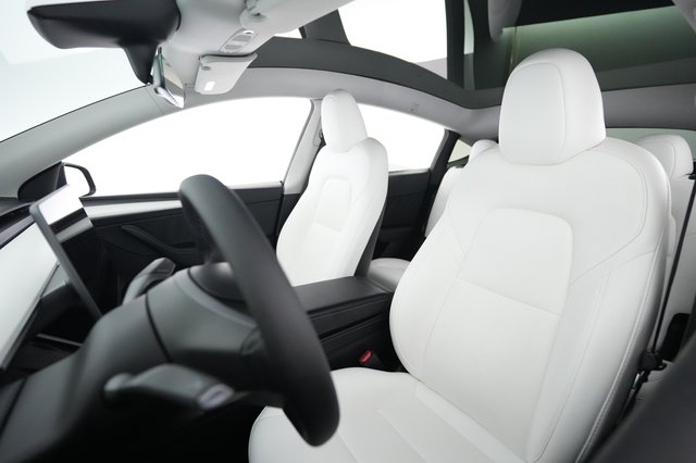 2023 Tesla Model Y — photo 3 of 23