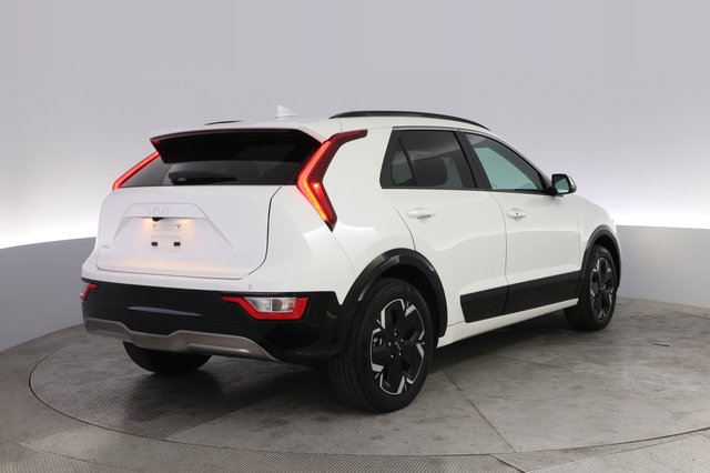 2024 Kia Niro EV — photo 2 of 26