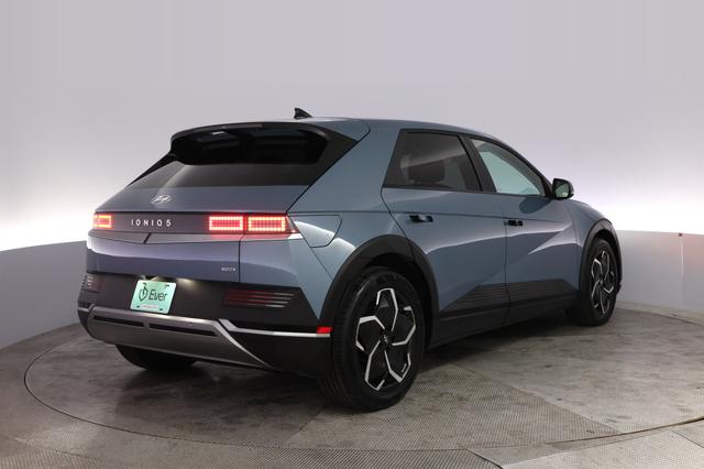 2023 Hyundai IONIQ 5 — photo 2 of 24