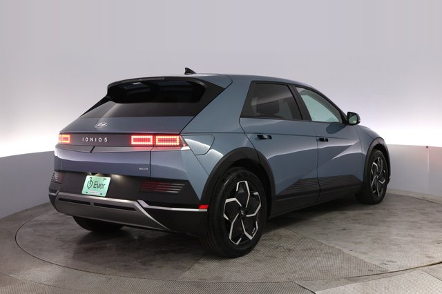 2023 Hyundai IONIQ 5 — photo 2 of 24