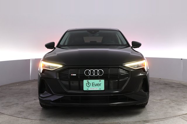 2021 Audi e-tron Sportback — photo 9 of 31