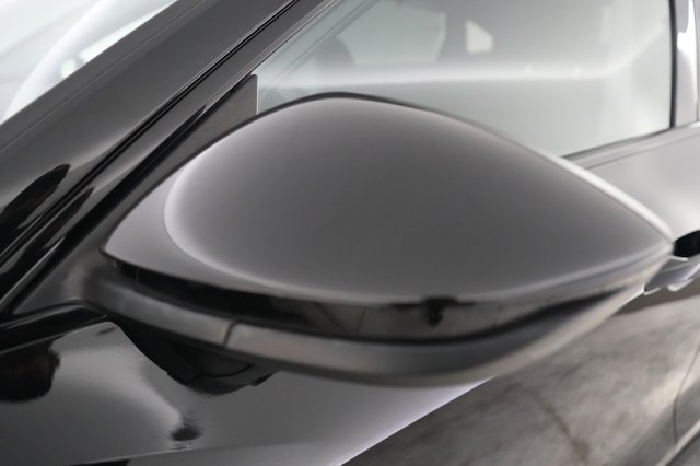 2021 Audi e-tron Sportback — photo 25 of 31