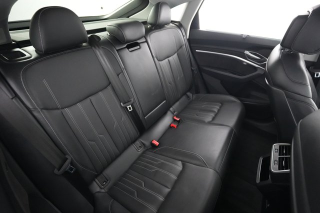 2021 Audi e-tron Sportback — photo 4 of 31