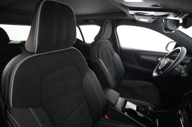 2022 Volvo XC40 Recharge — photo 18 of 21