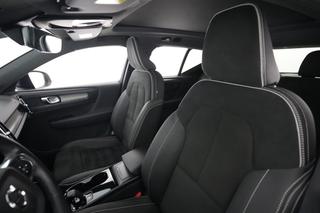 2022 Volvo XC40 Recharge — photo 3 of 21