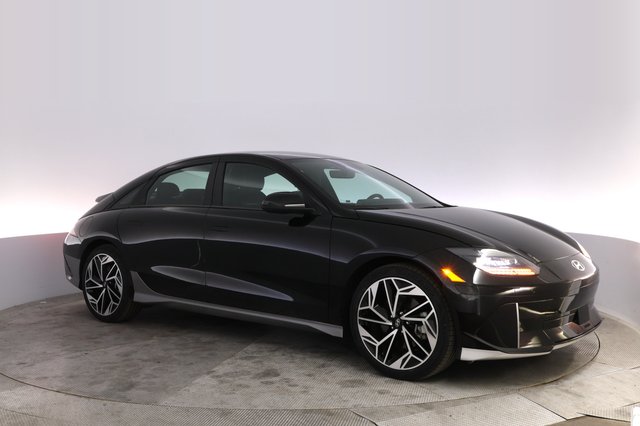 2023 Hyundai IONIQ 6 — photo 11 of 25