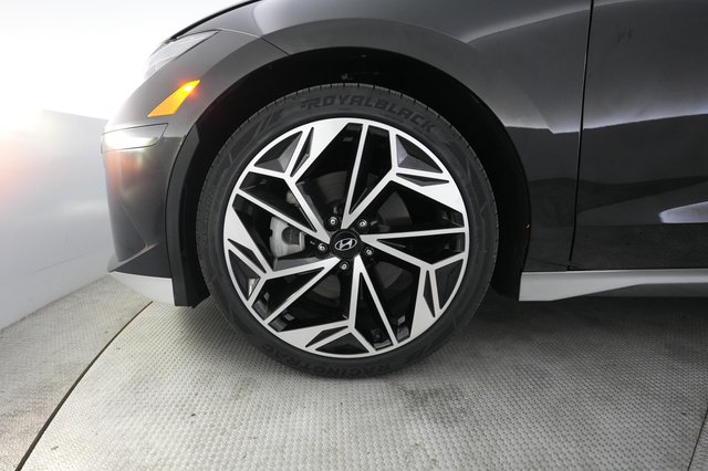 2023 Hyundai IONIQ 6 — photo 15 of 25