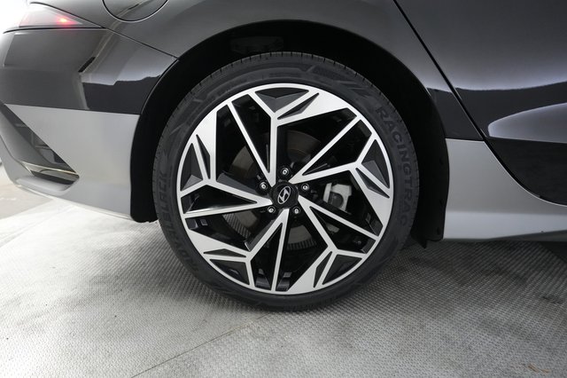 2023 Hyundai IONIQ 6 — photo 17 of 25
