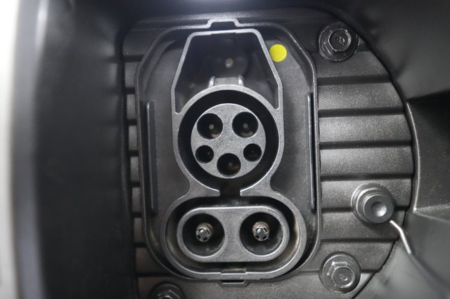 2023 Hyundai IONIQ 6 — photo 8 of 25