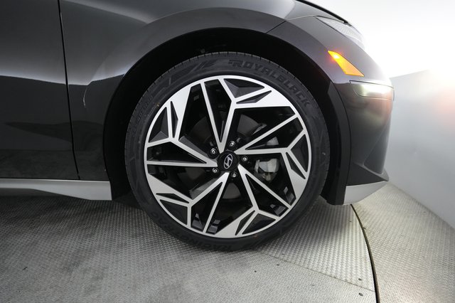 2023 Hyundai IONIQ 6 — photo 16 of 25