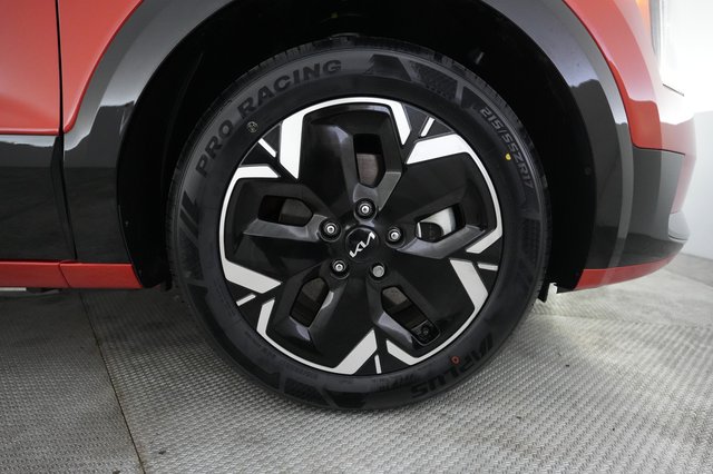 2023 Kia Niro EV — photo 16 of 28