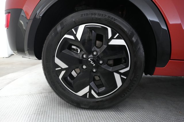 2023 Kia Niro EV — photo 17 of 28