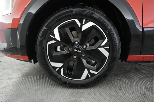 2023 Kia Niro EV — photo 15 of 28