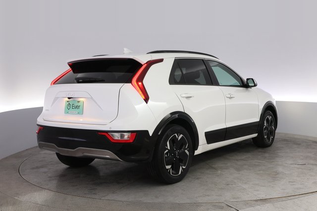 2023 Kia Niro EV — photo 2 of 29