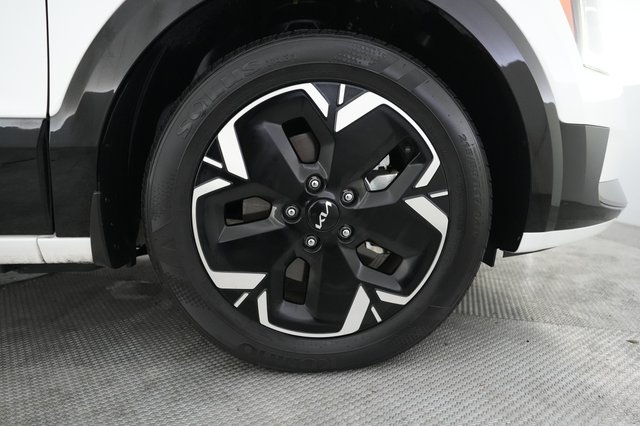 2023 Kia Niro EV — photo 16 of 29