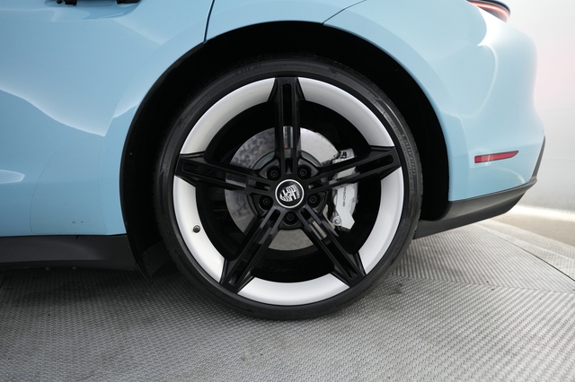 2023 Porsche Taycan