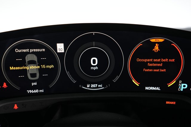 2023 Porsche Taycan — photo 5 of 22