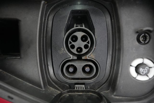 2023 Ford F-150 Lightning — photo 8 of 15