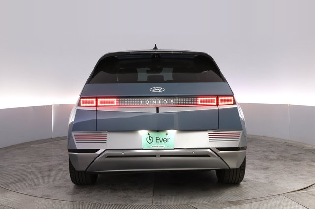 2024 Hyundai IONIQ 5 — photo 12 of 24