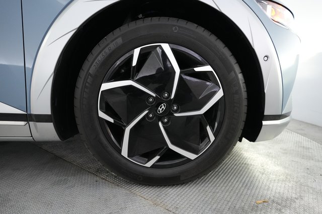 2024 Hyundai IONIQ 5 — photo 17 of 24