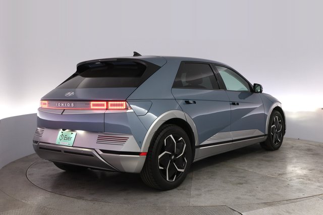 2024 Hyundai IONIQ 5 — photo 2 of 24