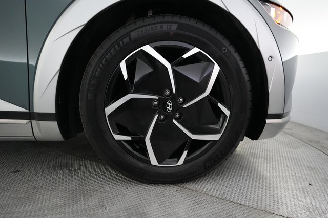 2024 Hyundai IONIQ 5 — photo 16 of 28